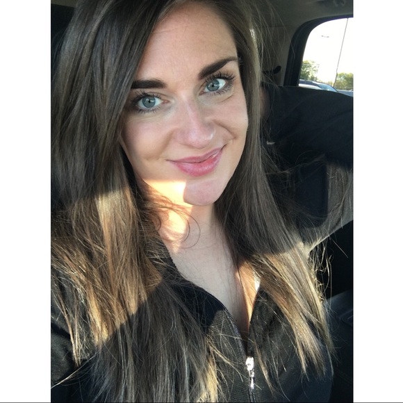 Meet your Posher - Picture 4 of 10